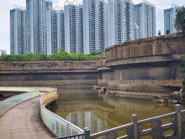 开屏跑腿｜昆明瀑布公园为何无水？官方回复：正在停水检修！