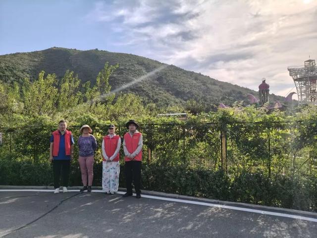 “双节”我在岗丨穿芳峪镇：尽赏秋日好风光 更见干部守担当