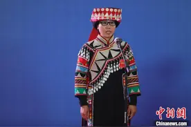 云南政协委员：传承先辈精神 续写民族团结誓词碑故事图片