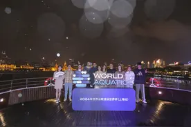 游泳世界杯上海站今开赛！赛前，潘展乐教了切孔这个新技能→图片