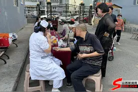 健康义诊送到家门口 惠民服务温暖百姓心图片