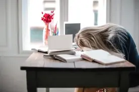 【健康科普】每天一定要睡够8小时？睡眠健康关键在这！图片
