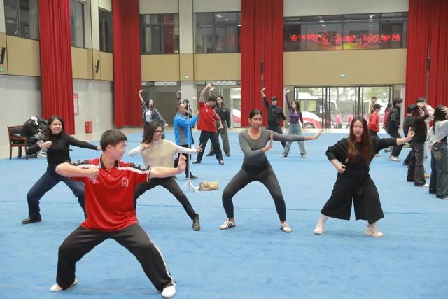 240小时过境免签一年，老外“深度种草”河南