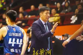 主场对阵四外援山西队，山东男篮能否取得两连胜？图片
