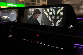 “续费太贵了，可送的这点车机流量哪够用？”图片