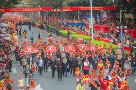 个论｜积极投身“百千万工程”让青春闪闪发光图片