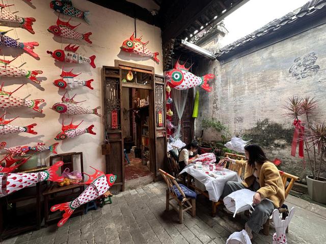 “一尾鱼灯”点亮乡村文化