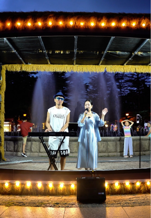 演艺活动 “灯”你一起嗨