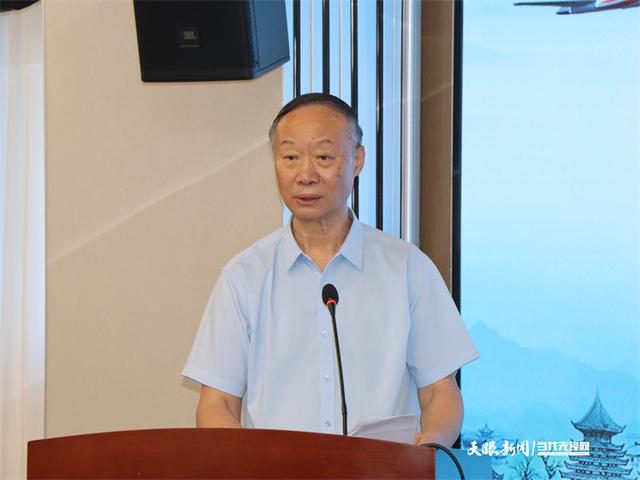 2025贵州文旅发展论坛｜“小车小团”“支支串飞”是交旅深度融合的生动实践