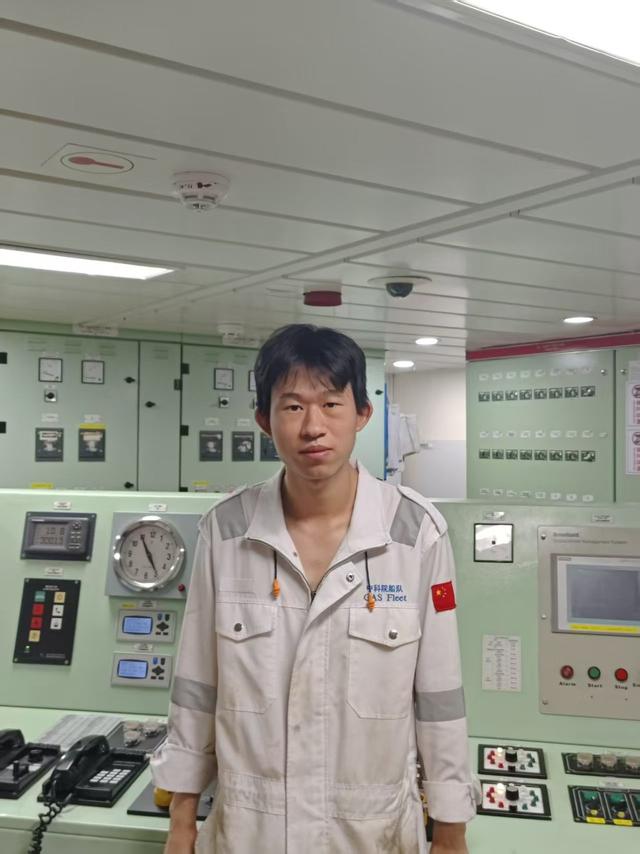 假期我在岗| 那些首次在西太平洋科考船上过中秋的年轻人