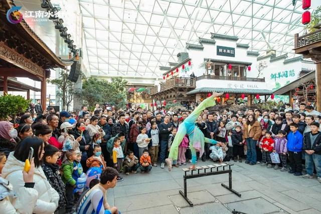 从“一次性打卡”到“反复回访”：江南水街的长尾吸引力在哪里？