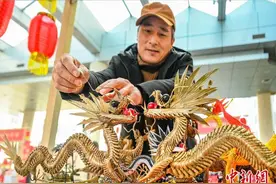浙江金华棕编达人的“指尖情缘”图片