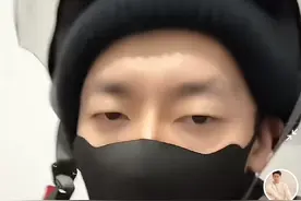 41岁男演员含泪回应改行送外卖图片