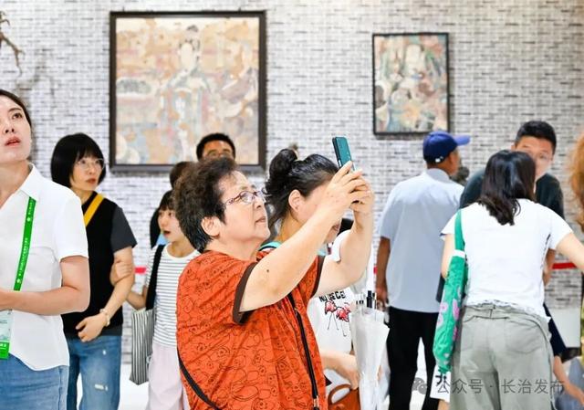 聚焦第七届山西文博会丨大美长治精彩亮相：36家企业携700余种特色产品参展