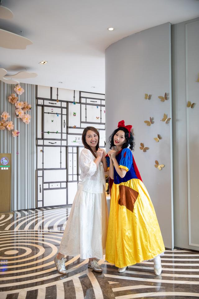 图集丨“五一”假期，高明美的鹭湖邂逅《白雪公主》梦幻巡游