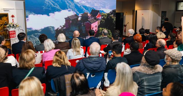 荆楚非遗飘“香”巴黎 法国民众探索湖北文旅潜力