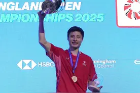 全英羽毛球公开赛|石宇奇时隔7年再捧杯，国羽两金收官图片