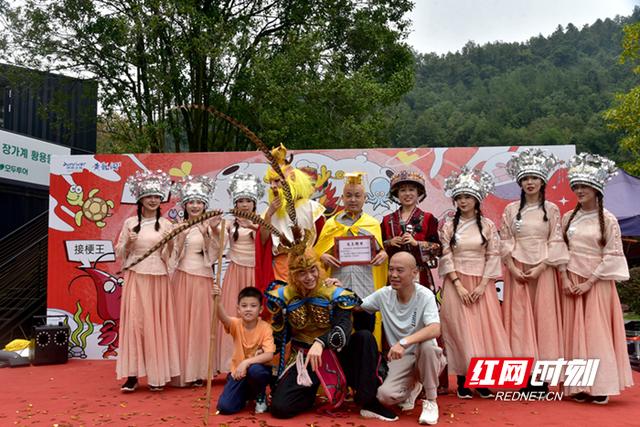 国庆游张家界｜黄龙洞景区在平稳有序中迎来“双节”旅游接待首高峰