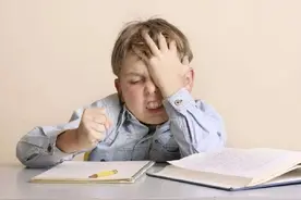 孩子产生自卑心理，该咋办图片