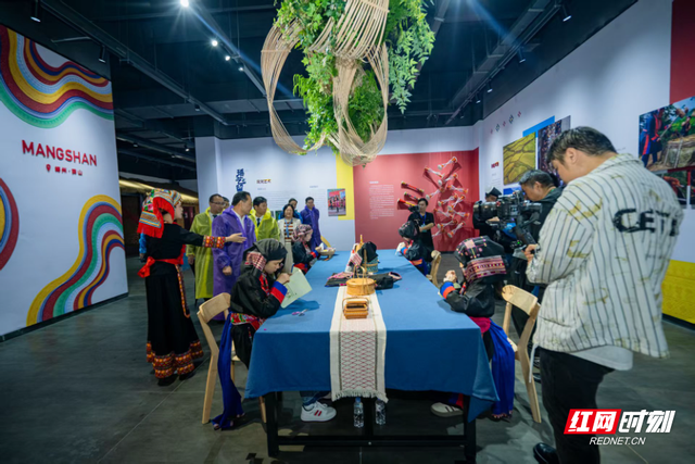 2025年郴州旅发大会·奇幻夜：与“徐霞客”共游莽山