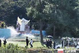 数千粉丝泪别李玟：“她生前担心大家把她忘了，不会的”  | 封面深镜图片