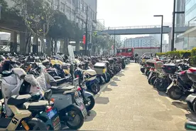虹口回音壁 | 虹口龙之梦周边非机动车乱停，有人管吗？图片