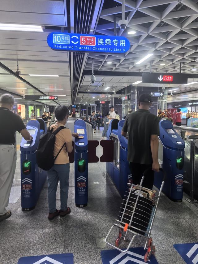 现场丨市民盼十号线十二号线后续工程提速优化