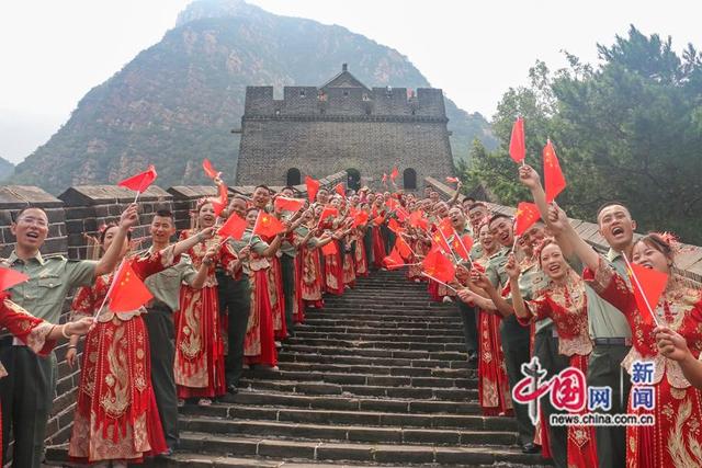 人民子弟兵在战位献礼八一