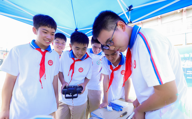 火箭发射、无人机试飞，江口三中学生沉浸式体验航天科普