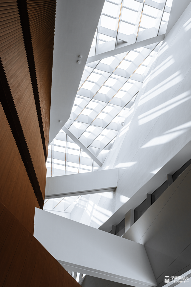 新地标！漂在水上的「白色山丘」，羡慕龙华人！