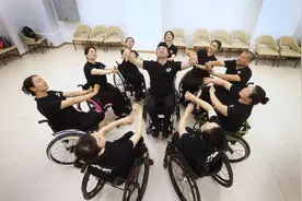 轮椅舞者：舞蹈没有放弃我，我也绝不会放弃舞蹈图片