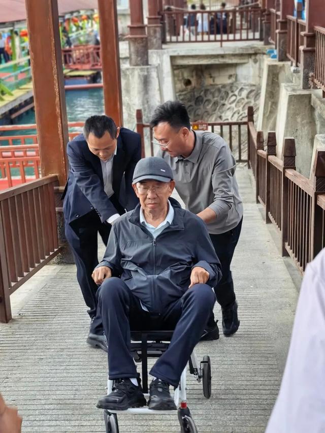 三亚西岛春节暖心服务“出圈”！游客点赞“海岛温度”