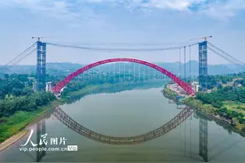 四川广安：镇广高速白马渠江特大桥加快建设图片