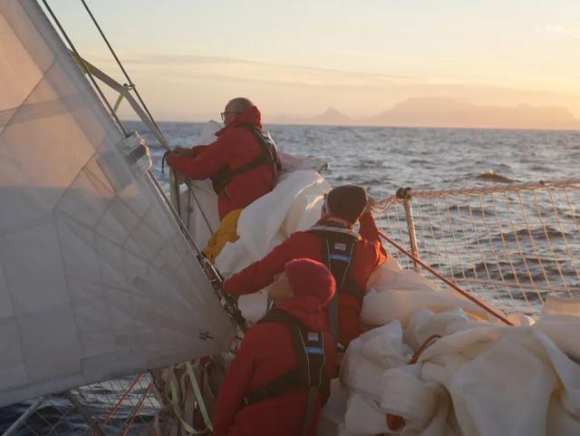 30岁未婚，我选择辞职去环球航海