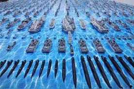 震撼！小伙手工制作760多个海军舰艇模型，太酷了图片