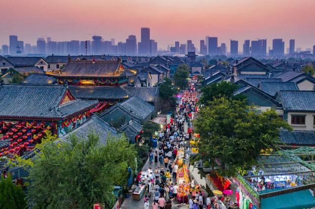 跟着影视剧去旅行｜逛日照山海盛景，品临沂红色情怀