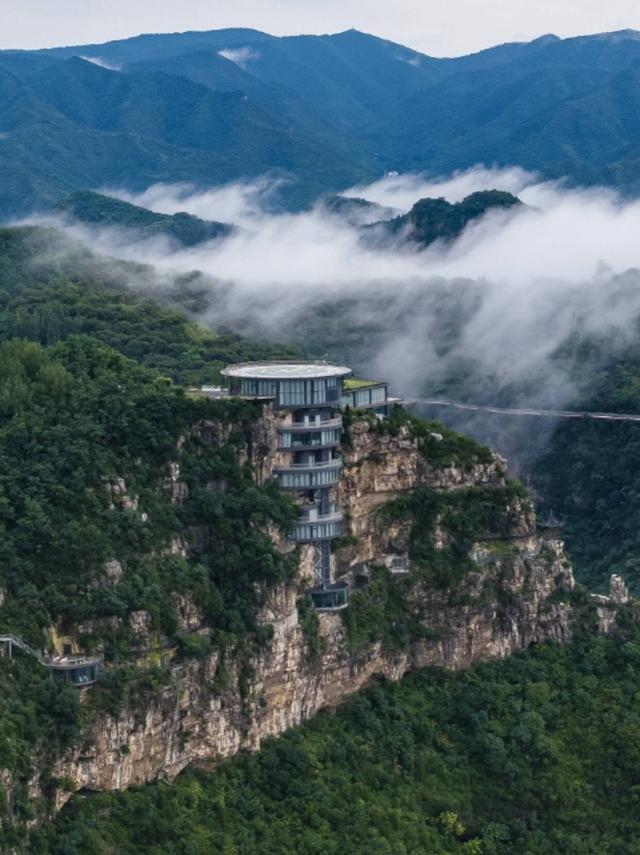 云端奇观·淄博潭溪山水墨丹青绘仙境