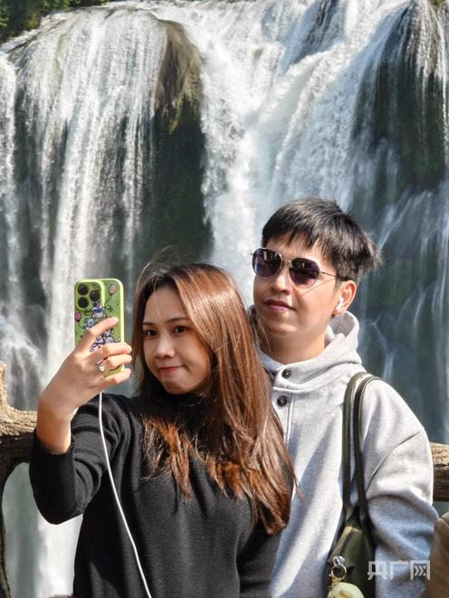 褪去喧嚣显壮阔！初冬黄果树大瀑布成游客热门打卡地