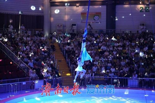 抓住暑假尾巴！济南野生动物世界日夜奇幻狂欢，甜蜜恋爱季点燃盛夏终章