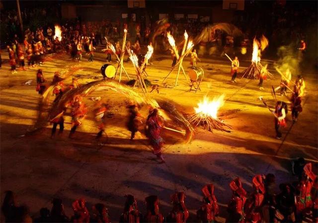 来红河看“滇超联赛”！当保山遇上红河，开启一段奇妙篇章！