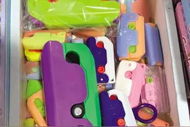 兰州：网红玩具萝卜刀走红成小学生新宠图片