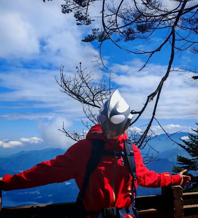不同年龄段的爬山答案都在瓦屋山！