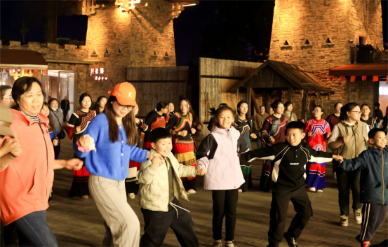 秋假研学 | 宁波亲子团在大凉山开启“欢乐奇遇记”！