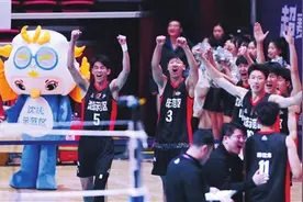 辽篮今晚对阵天津男篮 杨鸣吴乃群将领取总冠军戒指图片