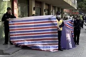 孕妇在路边突然临产，他们全程守护！图片