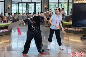 最炫民族风：“现场氛围特别感染我，情不自禁想融入其中”图片
