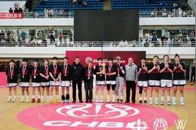 直通全国总决赛！雅礼女篮蝉联南区冠军图片