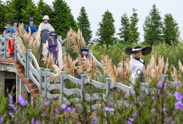 品河鲜、看湿地走秀、逛市集……第二届“金山宴·水飨宴”热闹开席