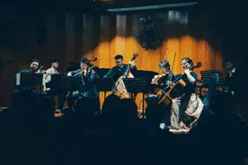 看展览听音乐，美术馆里闹元宵图片