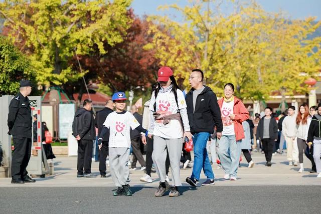 湖湾walk！好热闹啊